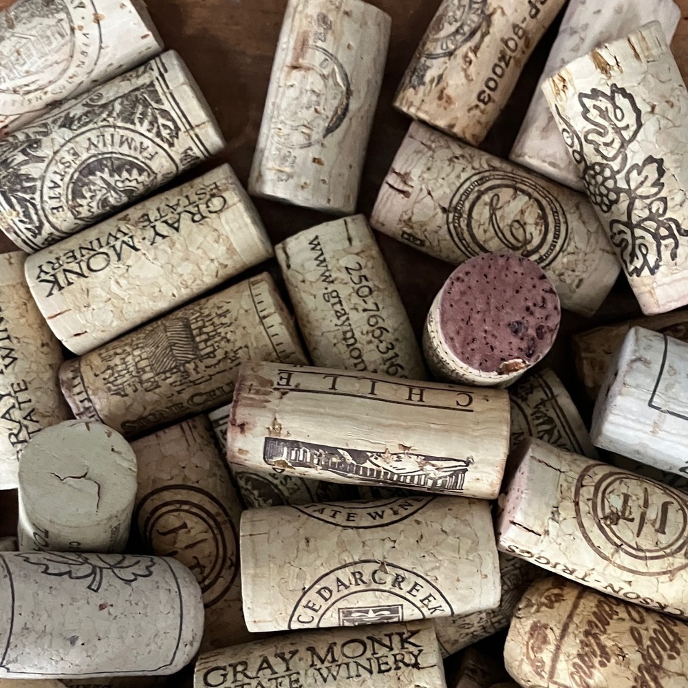 Assorted Wine Corks Collection - Picture 5 of 7